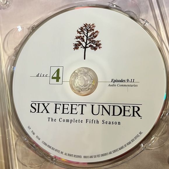 Six feet under the complete fifth season. Watched twice - Picture 8 of 9